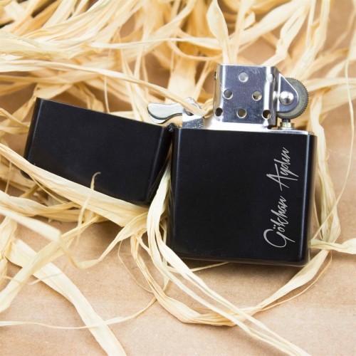 İsimli Zippo Tarzı Metal Benzinli Siyah Çakmak